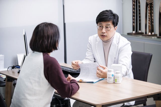 真实医护人员形象，代表病症分类知识库